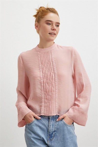 Dantel Kesimli Uzun Kollu Bluz - Pembe