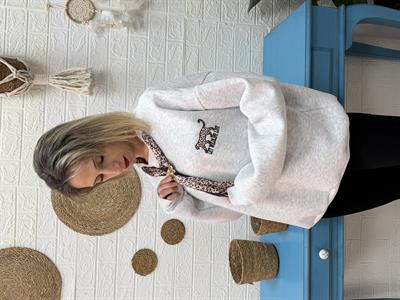 Leopar Baskılı Fularlı Sweat