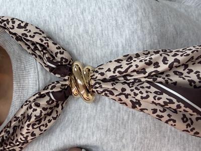Leopar Baskılı Fularlı Sweat