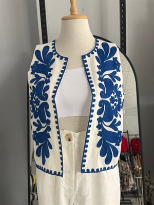 NAKIŞ İŞLEMELİ YELEK