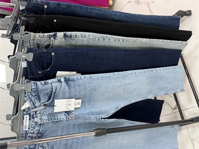 Paçası Kesik Toparlayıcı Boyfit Jean Lacivert