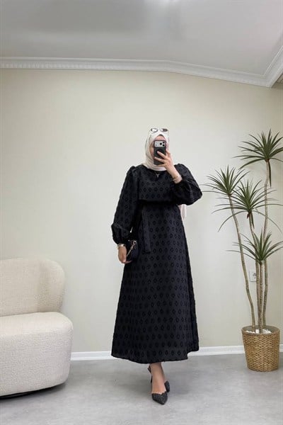 3667 - Ponpon Elbise - Siyah