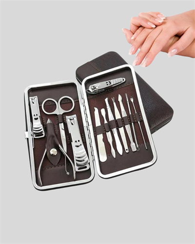 12 Parçalık Özel Deri Çantalı Kişisel Bakım Seti