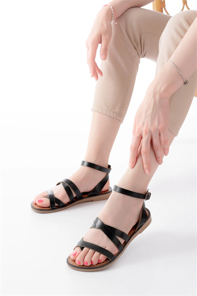 205-209 Siyah Hakiki Deri Tokalı Parmak Arası Kadın Sandalet