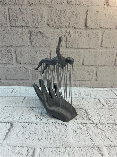 3D El Üzerinde İnsan Figürü Gri Minimal Masa Üstü Dekor