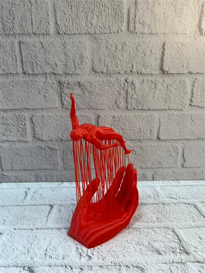 3D El Üzerinde İnsan Figürü Kırmızı Sanatsal Masa Üstü Dekor 12x18 cm