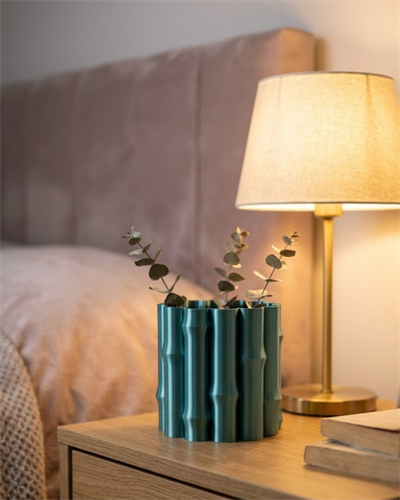 3D PARLAK YEŞİL VAZO