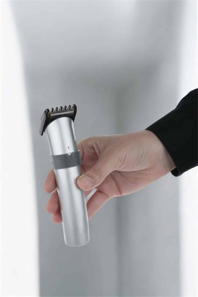 4 Taraklı Profesyonel Şarjlı Saç ve Sakal Kesme Tıraş Makinesi Seti