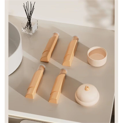 4ü 1 Arada Seyahat Şişesi Seti