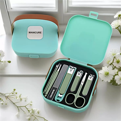 8 Parça Çantalı Manikür Seti