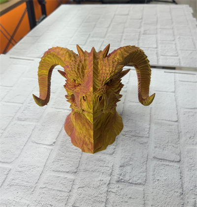 Altın Kırmızı Ejderha Figürü