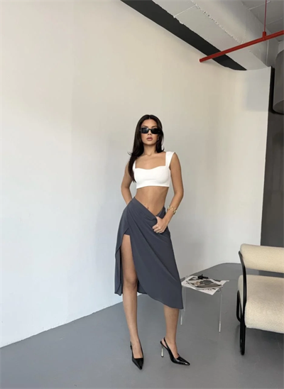 Cepli Şortlu Yırtmaçlı Etek - Siyah