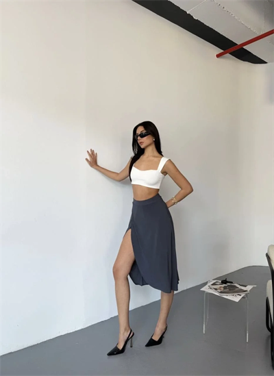 Cepli Şortlu Yırtmaçlı Etek - Siyah