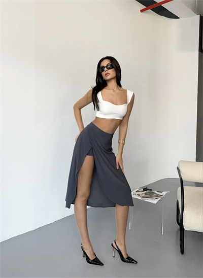 Cepli Şortlu Yırtmaçlı Etek - Siyah