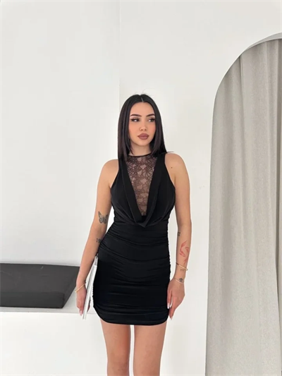 Dantel Detaylı Derin Dekolte Drapeli Mini Elbise Şık Kolsuz - Siyah