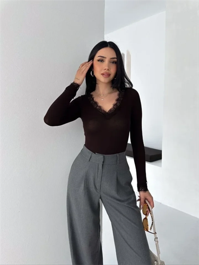 Dantel Detaylı V Yaka Arkası V Yaka Kaşmir Dokulu Uzun Kollu Bluz - Vişne Çürüğü