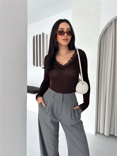 Dantel Detaylı V Yaka Arkası V Yaka Kaşmir Dokulu Uzun Kollu Bluz - Vişne Çürüğü