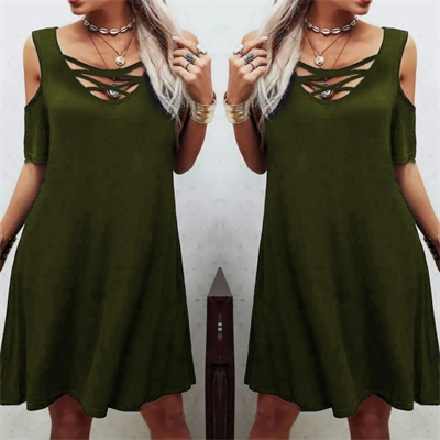 Dekolteli Bağcık Detay Viskon Kumaş Elbise