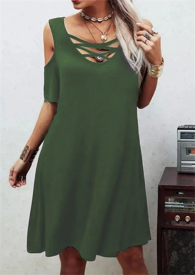 Dekolteli Bağcık Detay Viskon Kumaş Elbise