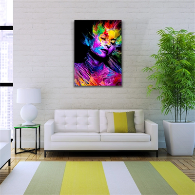 Dekoratif Canlı Renklerden Oluşan Kadın Figürü Kanvas Tablo 50 x 70