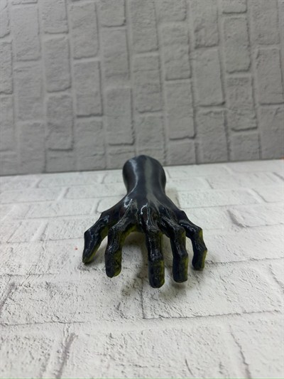 Dekoratif El Heykeli 22×7 cm Fantastik Koleksiyonluk Masaüstü Figür