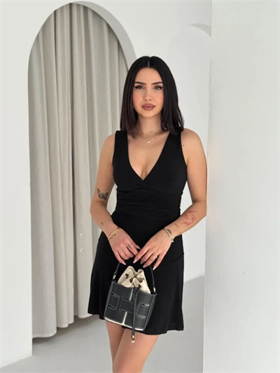 Derin V Yaka Sırt Dekolteli Mini Elbise Drapeli Şık Kolsuz - Siyah