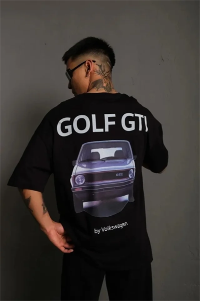 Erkek Oversize Baskılı Tişört – Golf GTI Retro Araba Desenli, Ön - Arka Dijital Baskı, Sokak Modası Stil - Siyah