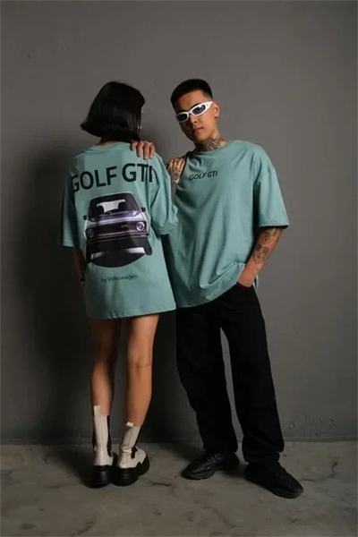 Erkek Oversize Baskılı Tişört – Golf GTI Retro Araba Desenli, Ön - Arka Dijital Baskı, Sokak Modası Stil - Mint Yeşili