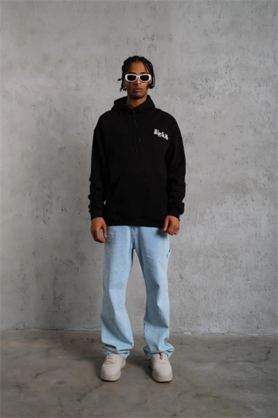 Erkek Oversize Üç İplik Kapüşonlu Sweat – Siyah Kol Ve Etek Ribana Detaylı, Ön Ve Sırt Baskılı, Kanguru Cepli Rahat Kalıp Model