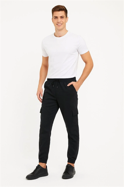 Erkek Siyah Jogger Eşofman Altı Rahat Kalıp, Kargo Cepli, Lastikli Paça, Günlük Spor Pantolon - Siyah