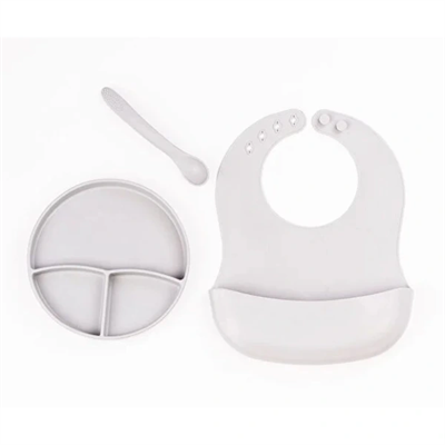 Gri 3’lü Silikon Yemek Seti – Önlük + Diş Kaşıyıcılı Kaşık + Vakumlu Tabak