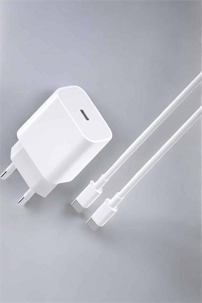 İOS Uyumlu Type-C Girişli Hızlı Şarj 15/15 Pro Max Adaptör ve Kablosu