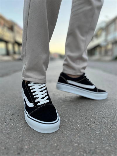 KB-V1 Kuback Siyah Beyaz Detaylı Günlük Erkek Ayakkabı