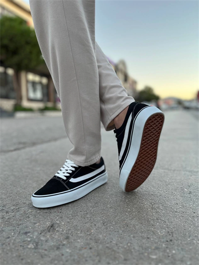 KB-V1 Kuback Siyah Beyaz Detaylı Günlük Erkek Ayakkabı