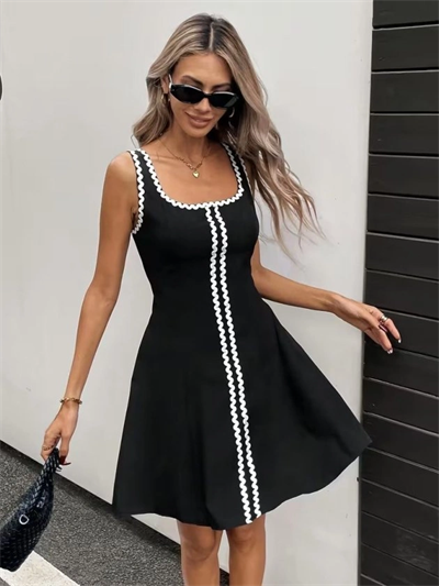 Kadın Askılı Yuvarlak Yakalı şerit Desenli Kısa Kiloş Elbise