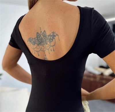 Kadın Kısa Kollu Sırt Dekolteli Yırtmaç Detaylı Viskon Elbise