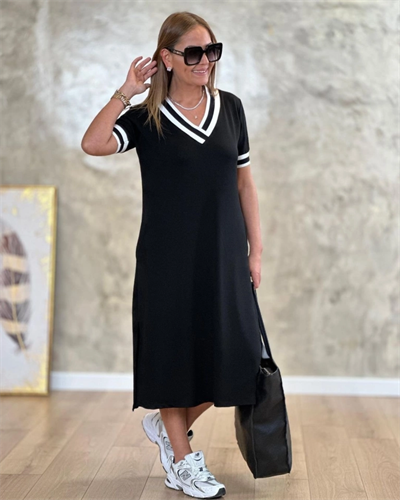 Kadın Kısa Kollu V Yaka Kol Ve Yaka Ribana Detay Midi Boy Viskon Elbise