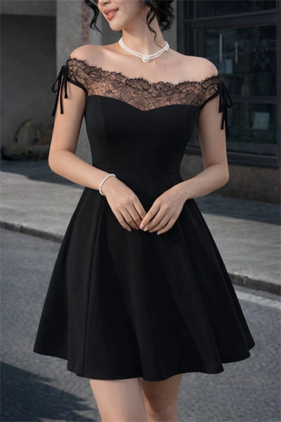 Kadın Madonna Yakalı Dantelli Kısa Janjan Krep Elbise