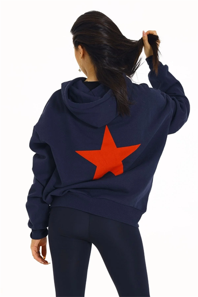Kore Model Yıldız Baskılı Kanguru Cepli Kadın Sweat Lacivert
