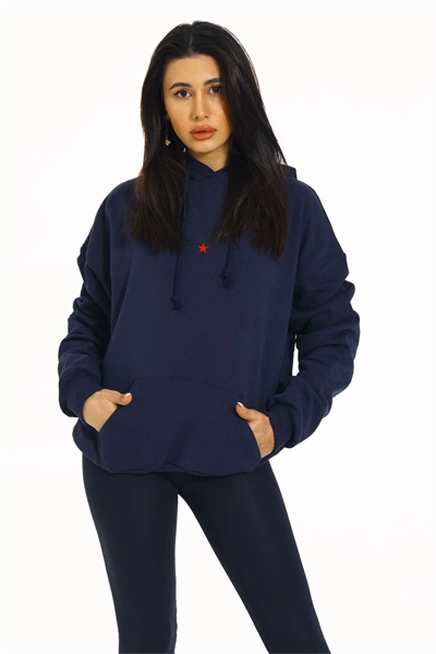 Kore Model Yıldız Baskılı Kanguru Cepli Kadın Sweat Lacivert