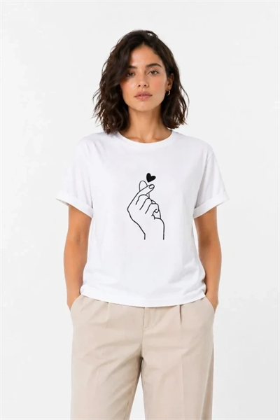 Kore Parmak Kalp Aşk Temalı Minimal Baskılı Tişört Yazlık Kısa Kol T-Shirt  - Beyaz