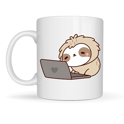 Laptoplu Tembel Hayvan Desenli Porselen Kupa MODEL 109 – Sevimli Sloth Tasarımlı Kahve Kupası , Ofis & Ev İçin Eğlenceli Hediye
