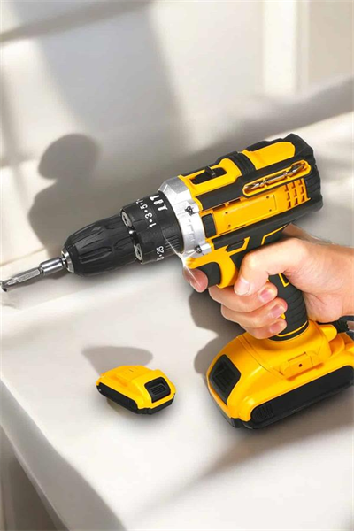 Metal Dişli 24W Akülü Matkap -Çift Bataryalı ve LED Çalışma Işığı ile Tam Set