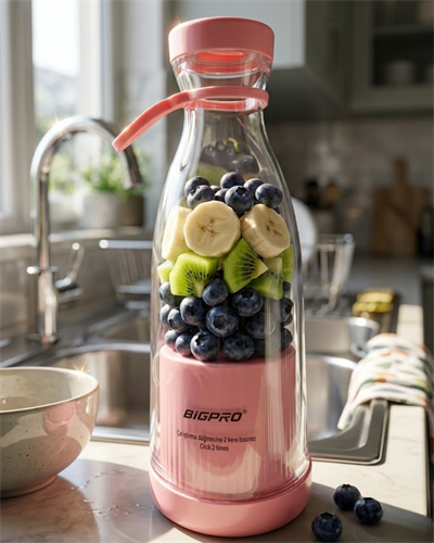 Mini Blender USB Şarjlı Smoothie Hazırlayıcı Kolay Temizlenebilir Tasarım