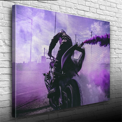 Mor Dumanlar saçan Motosiklet ve Sürücüsü Kanvas Tablo 50 x 70