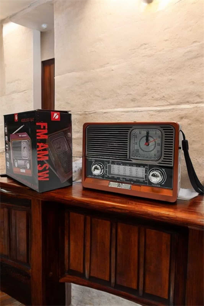 Nostaljik Görünümlü USB Girişli Bluetooth Bağlantılı Radyo