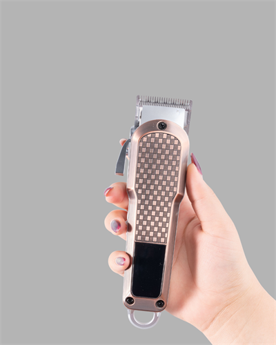 Profesyonel Saç Tıraş Makinesi – 7000RPM Güçlü Motor ve 4 Kademeli Ayar