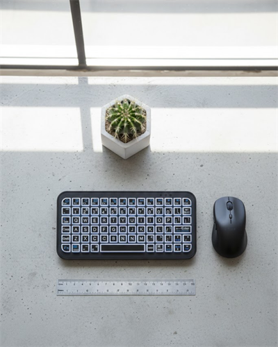 RGB Işıklı Kablosuz Mini Klavye 10 mm İnce Gövde