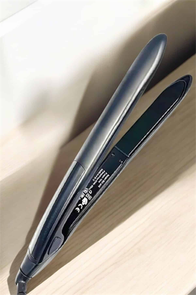 Saç Düzleştirici Led Ekranlı Isı Ayarlı Seramik Kaplama Profesyonel