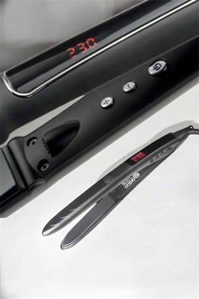 Saç Düzleştirici Led Ekranlı Isı Ayarlı Seramik Kaplama Profesyonel